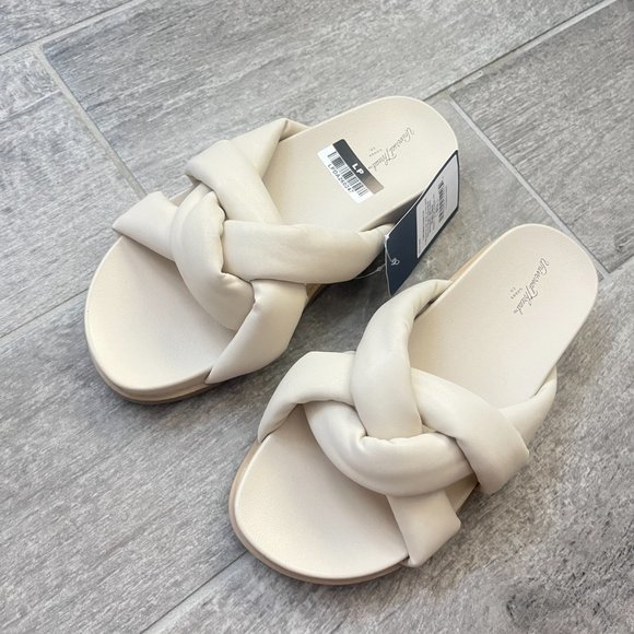 NWT Women's Cosette Padded Slide Sandals - Universal Thread - Cream - Size 5.5 - Picture 1 of 6